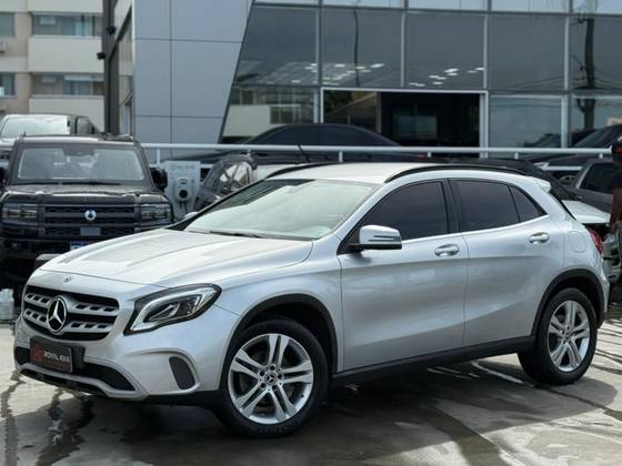 MERCEDES-BENZ GLA 200 1.6 CGI FLEX STYLE 7G-DCT